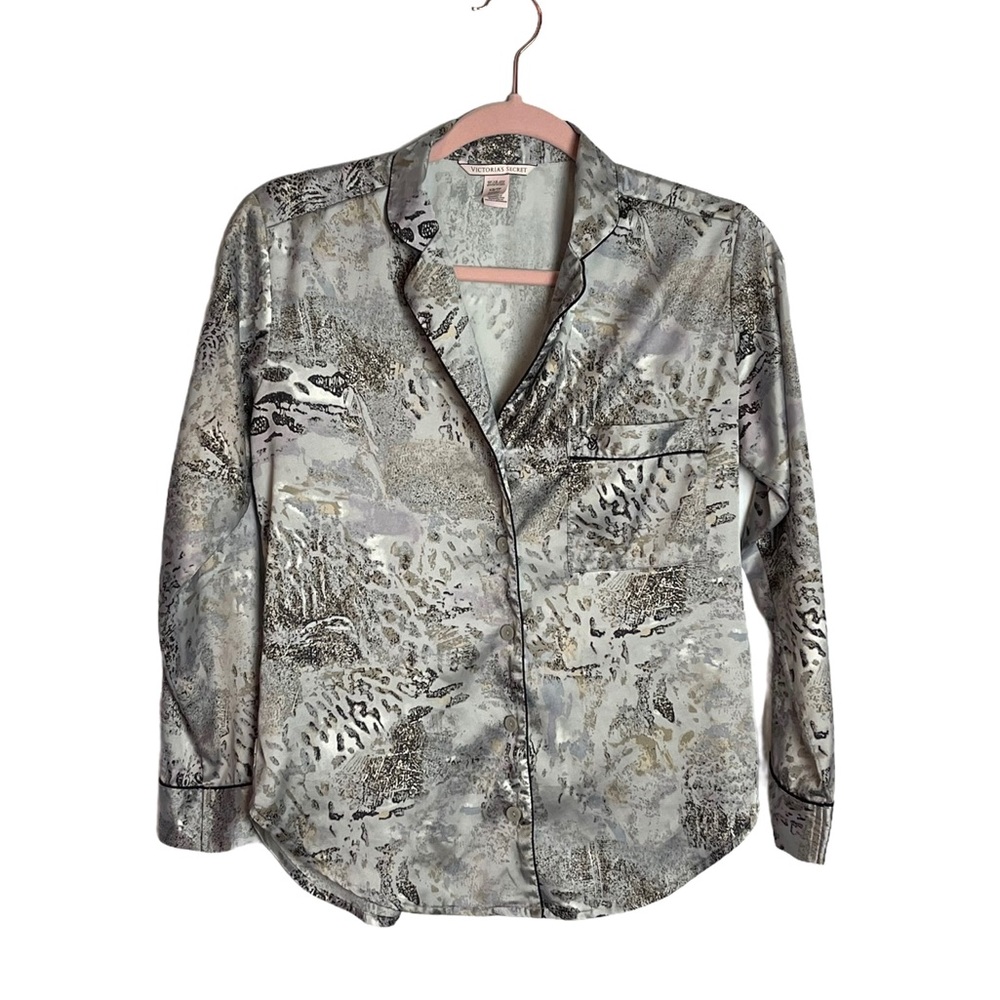 Victoria’s Secret long sleeve sleep top pajama